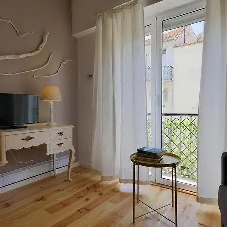 Alfama Bright Апартаменты